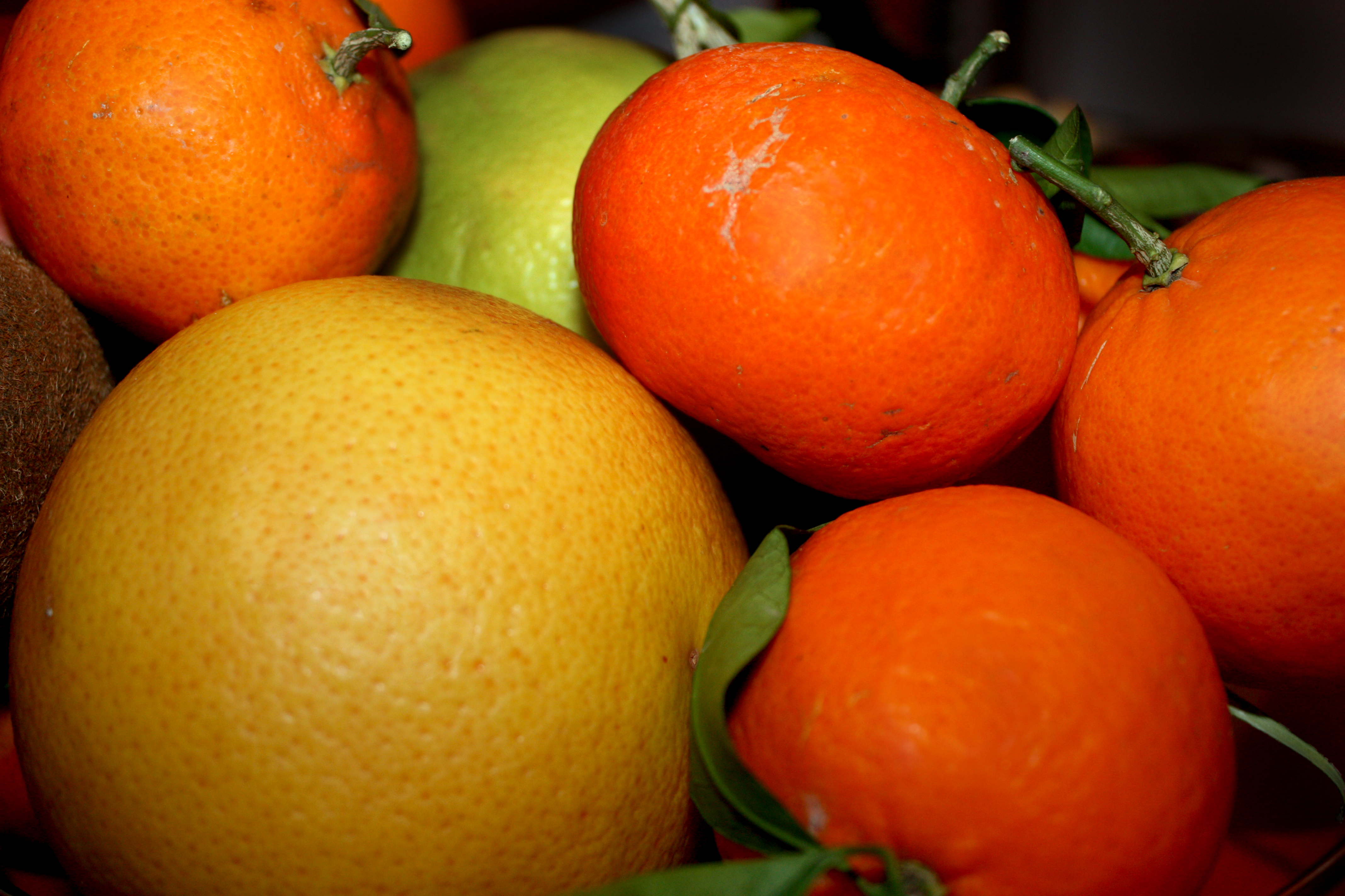 What's The Difference Between Mandarins, Clementines, And Tangerines?